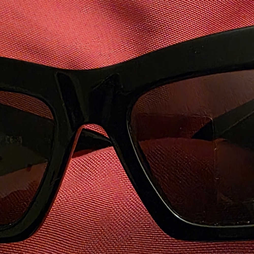 Gucci Black Sunglasses